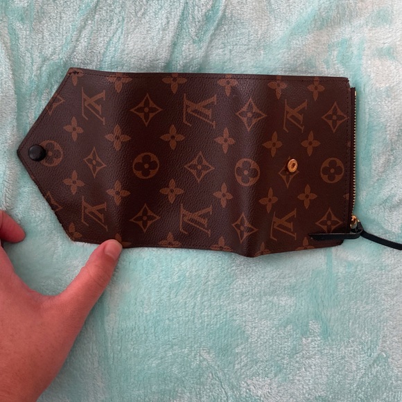 Louis Vuitton Classic Brown Monogram Wallet EUC - Picture 5 of 5